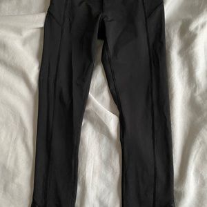 Lulu lemon mid rise hits under the belly button